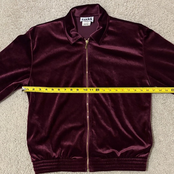 Teddi Women's Burgundy Velour Zip Up Top - Picture 4 of 7